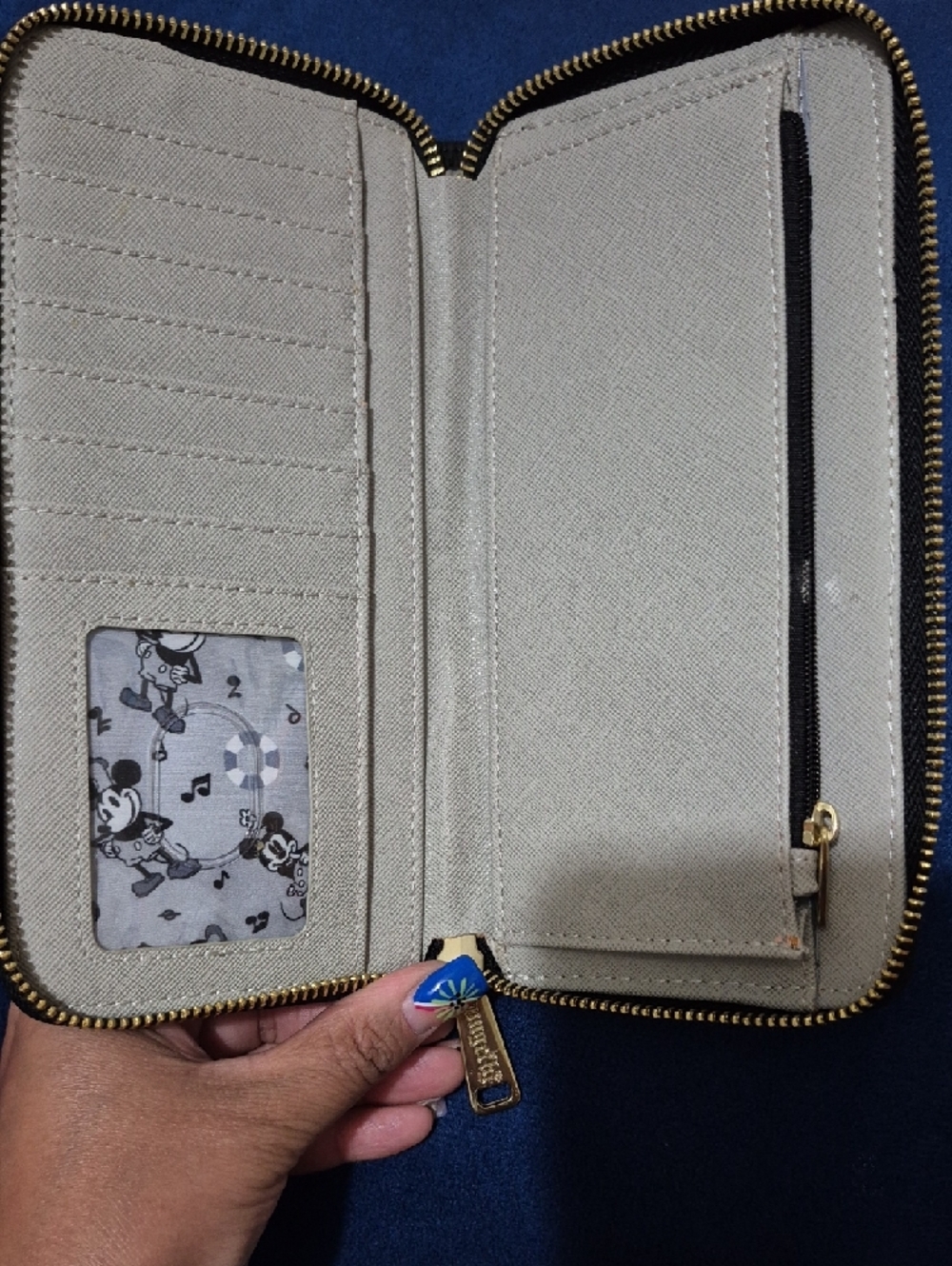 Loungefly Disney White and Black Steamboat Mickey & Minnie Zip Wallet - Picture 3 of 3